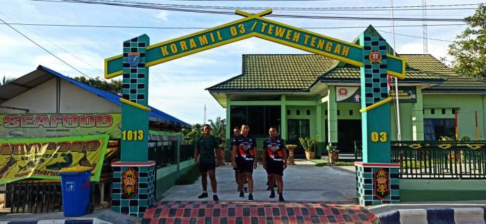 Tingkatkan Imun Tubuh, Danramil Teweh Tengah Pimpin Senam Barbel