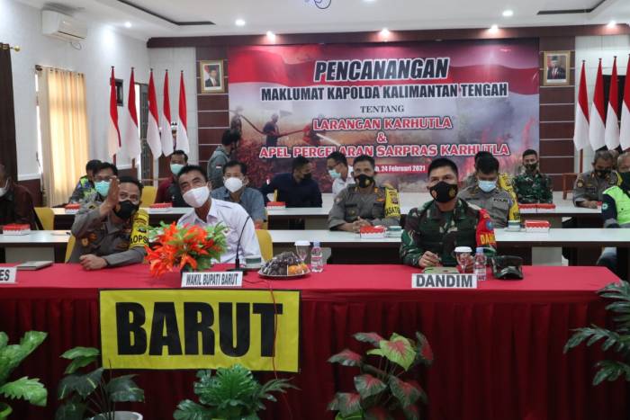Dandim 1013 Muara Teweh Menghadiri Zoom Meeting Karhutla