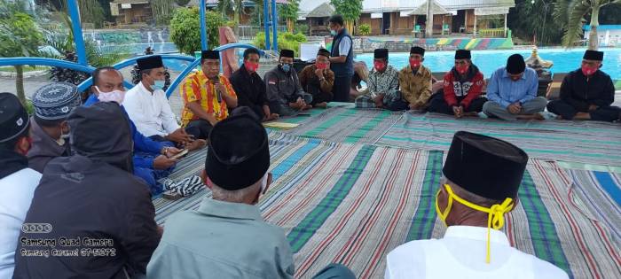 Anggota Dewan Buka Bersama Dengan Warga di Wisata Hutan Bambu