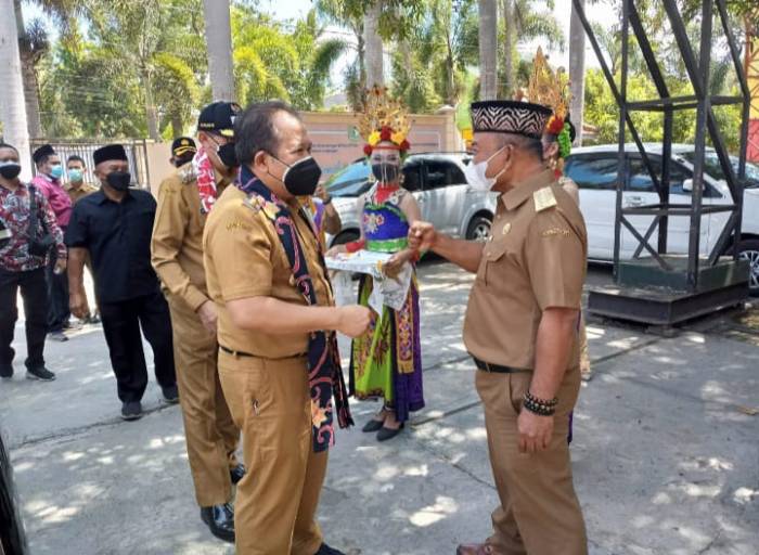 Bupati Jember Tinjau Pelaksanaan Kegiatan Pembelajaran Tatap Muka di SMAN Ambulu