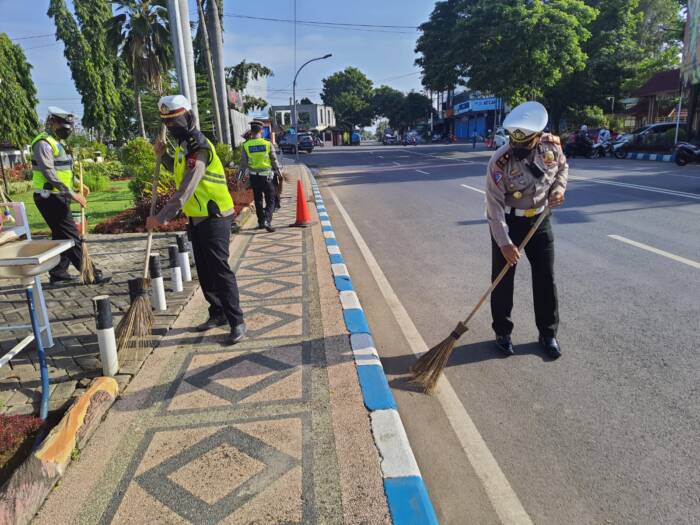 Peringati Hari Jadi Kota Pasuruan, Satlantas Gelar Korve
