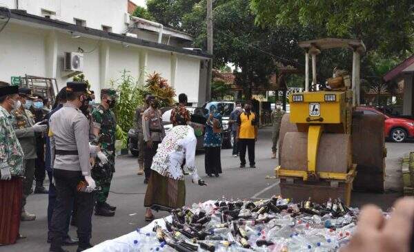 Kapolres Bondowoso Bersama Forkopimda Gelar Rilis Ungkap Kasus Dan Pemusnahan Barang Bukti