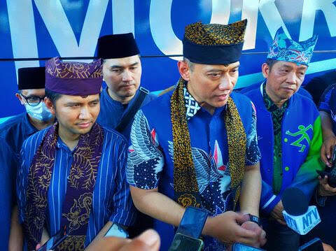 AHY Ngabuburit Bareng Milenial hingga Ibu-ibu Banyuwangi