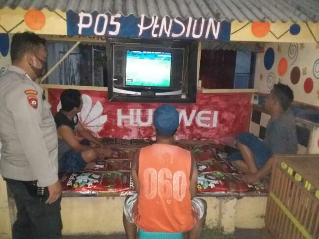 Polsek Tempeh Patroli Dialogis Bersama Warga Beri Himbauan Kamtibmas dan faham Radikalisme dan berita Hoax
