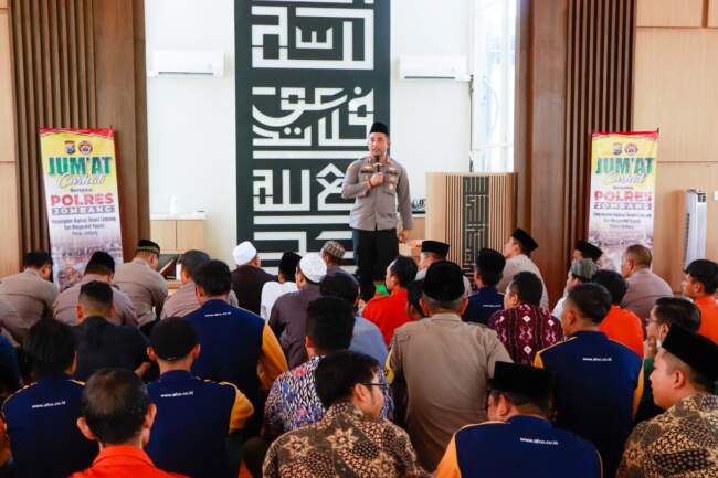 Kapolres Jombang Gelar Jum’at Curhat di Masjid Buwarno PT Wahana Sejahtera Food