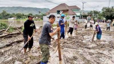 Akses Jalan Menuju Dua Desa di Situbondo Terputus Diterjang Banjir Bandang