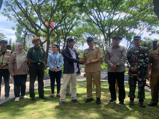 Paguyuban Sundawani Mengikuti Acara Penyerahan Bibit Pohon dari Dinas Lingkunga Hidup Kota Cimahi
