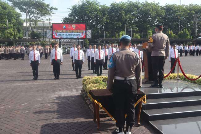 Polres Pasuruan Berikan Penghargaan kepada Anggota Berprestasi dalam Penegakan Hukum dan Kepatuhan JKN