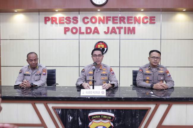 Puluhan Personel Polri Terluka Saat Amankan Aksi Anarkis di Jawa Timur 18 Diantaranya Jalani Rawat Inap