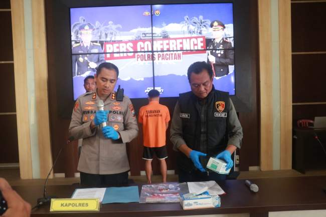 Polres Nganjuk Berhasil Ungkap Kasus Narkoba Dua Tersangka Pengedar Sabu Diamankan