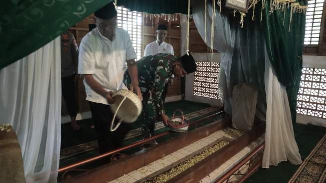 Dandim Pemalang Bersama Forkopimda Hadiri Haul Pangeran Benowo dalam Rangka Hari Jadi Kabupaten Pemalang ke-451