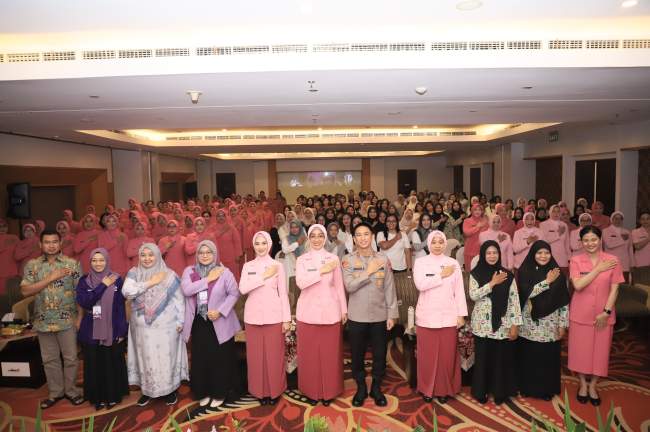 Yayasan Kemala Bhayangkari Kediri Kota Gelar Seminar Parenting, Dorong Terwujudnya Keluarga Tangguh Berkarakter