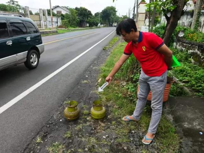 Modus Pelaku Pecuri Gas 3 Kg Alikan Pemilik Toko Klontong