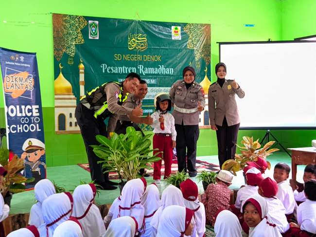Police Go To School, Satlantas dan Sat Binmas Polres Lumajang Edukasi Pelajar SD Negeri Denok