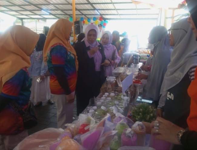 Kecamatan Cimahi Selatan,Gelar Kegiatan “Festival Munggahan UMKM”