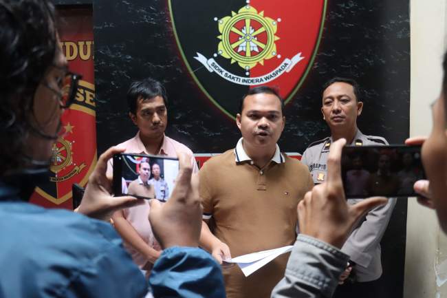 Polres Lumajang Ungkap Kasus Pencurian Emas di Jatiroto, Pelaku Paman Korban Diamankan Kurang dari 24 Jam