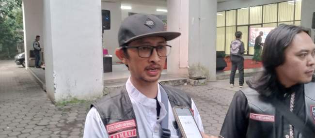 Ngabuburide Vespa Antik Cimahi(VAC), Cara Unik Menebar Kebaikan di Bulan Ramadhan