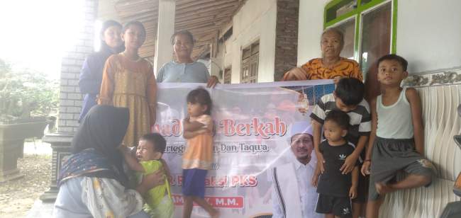 Cara Amin Ak Bagi Takjil Menghidupkan Perekonomian
