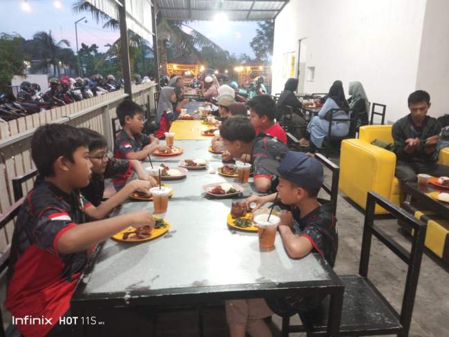 Klub Catur Kuda Putih Lumajang Gelar chess Blitz dan Buka Puasa Bersama di Akhir Ramadan