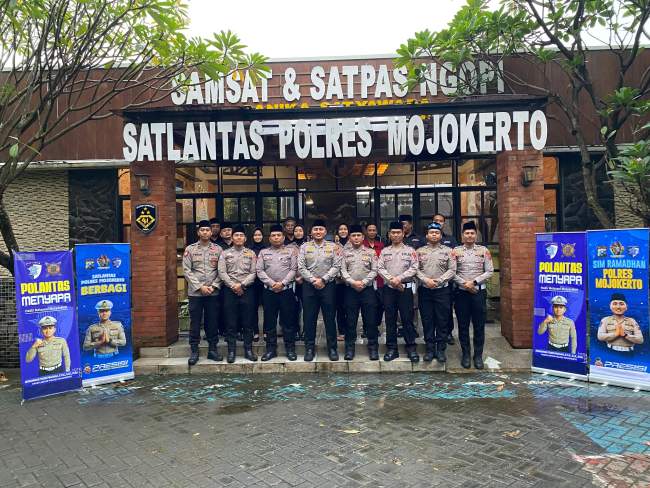 Pelayanan Humanis di Bulan Puasa, Samsat Mojokerto kab Tetap Prima Layani Masyarakat