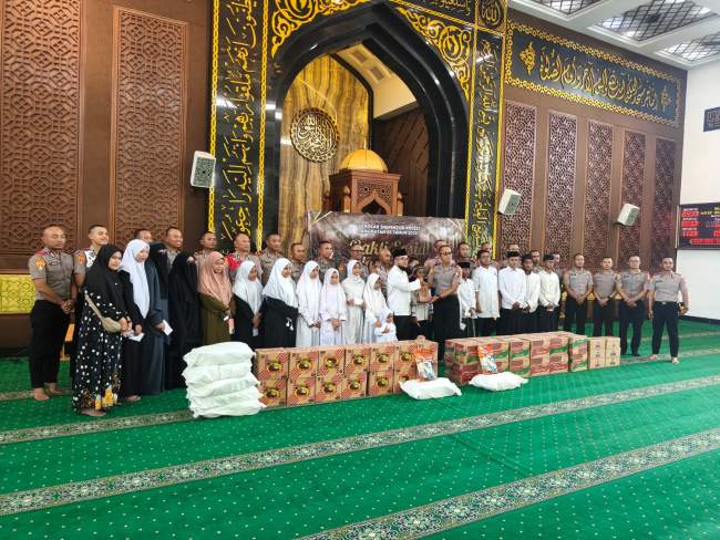 Sambut Idul Fitri 1447 H, Siswa SIP angkatan ke – 55 Resimen Desaka Dhira Pradhipa Polda Jatim Tebar Kepedulian untuk Anak Yatim