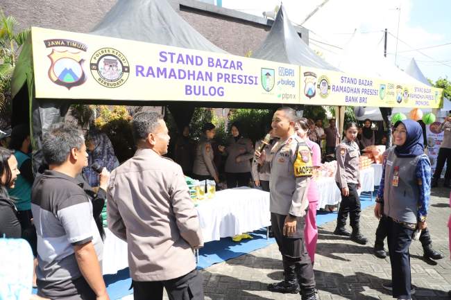 Diserbu Warga, Bazar Ramadan Presisi Polres Kediri Ludes