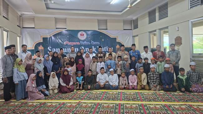 PT Tirta Fresindo Jaya Salurkan Santunan untuk 60 Anak Yatim di Kejayan