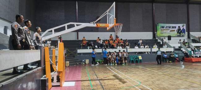 Polres Lumajang Amankan Liga Basket Jatim 2026, Pertandingan Berlangsung Kondusif