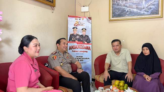 Hari Bhayangkara ke-80, Kapolres Lumajang Anjangsana ke Personel Sakit: Wujud Kepedulian dan Solidaritas Keluarga Besar Polri