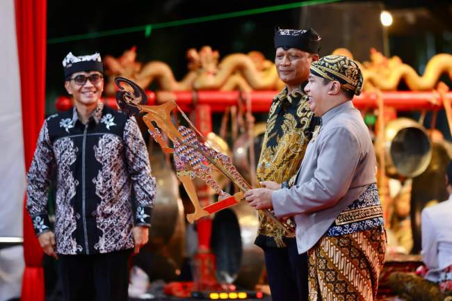 Dihadiri Kapolda Jatim, Pagelaran Wayang Kulit Warnai Hari Bhayangkara ke-80 di Banyuwangi