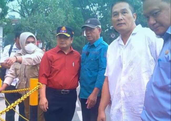 DPRD Cimahi Sidak Trotoar Depan Borma, Enang Sahri Pastikan Hak Pejalan Kaki Tetap Terlindungi