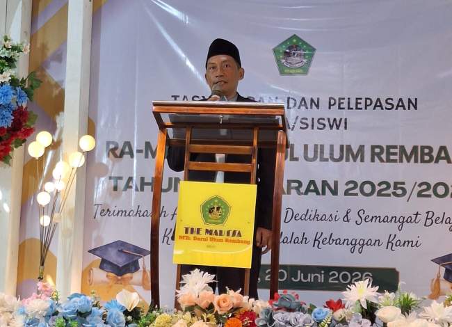 Tasyakuran Pelepasan Siswa RA, MI, dan MTs Darul Ulum Rembang Berlangsung Khidmat dan Penuh Haru