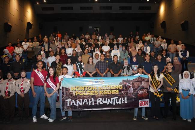 Nobar “Tanah Runtuh” Semarakkan Hari Bhayangkara, Polres Kediri Rangkul Berbagai Elemen Masyarakat