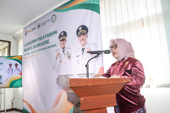 LAUNCHING PELAYANAN RAWAT JALAN SORE PUSKESMAS PADASUKA DAN PUSKEMAS CIBEUREUM